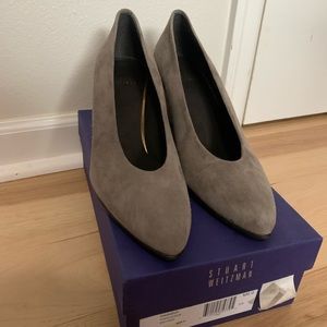 Stuart Weitzman Tan Suede Shoes. Size 9 with original box.
